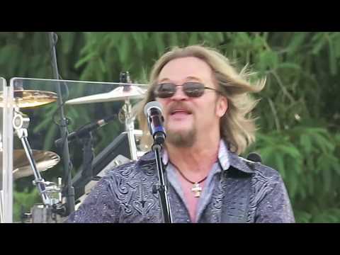 "Take It Easy"...  Travis Tritt @ Rock, Ribs & Ridges 2018