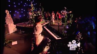 Angus &amp; Julia Stone - Intro To A Book Like This (Live in Sydney) | Moshcam