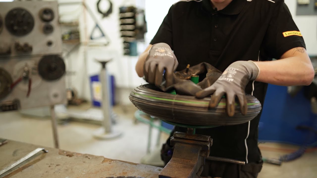 Landäck.se  Tips Byta smådäck tex  skottkärredäck.