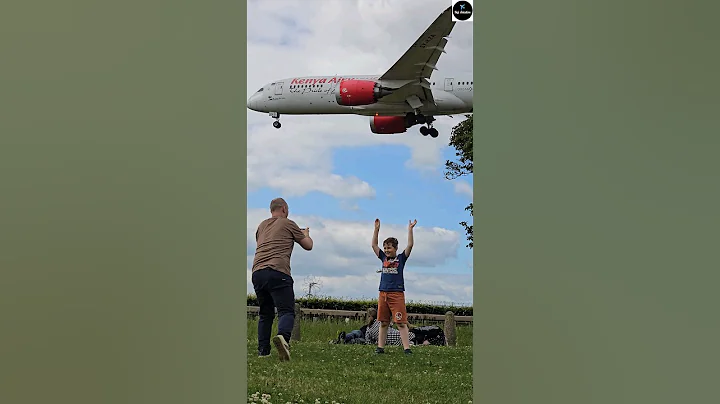 Kenya Airways Boeing 787-8 Dreamliner ✈️ #kenya #airways #boeing #landing #shorts