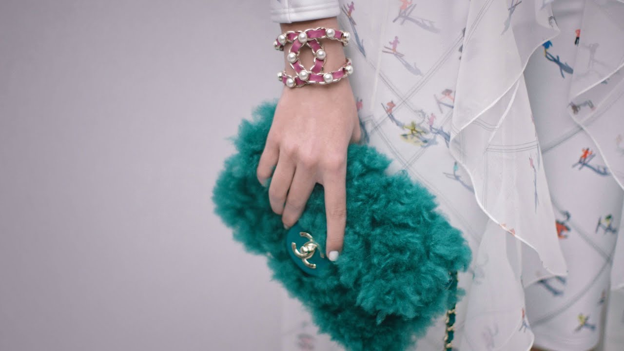 Looks and Accessories from the Fall-Winter 2019/20 Collection – CHANEL  Shows 