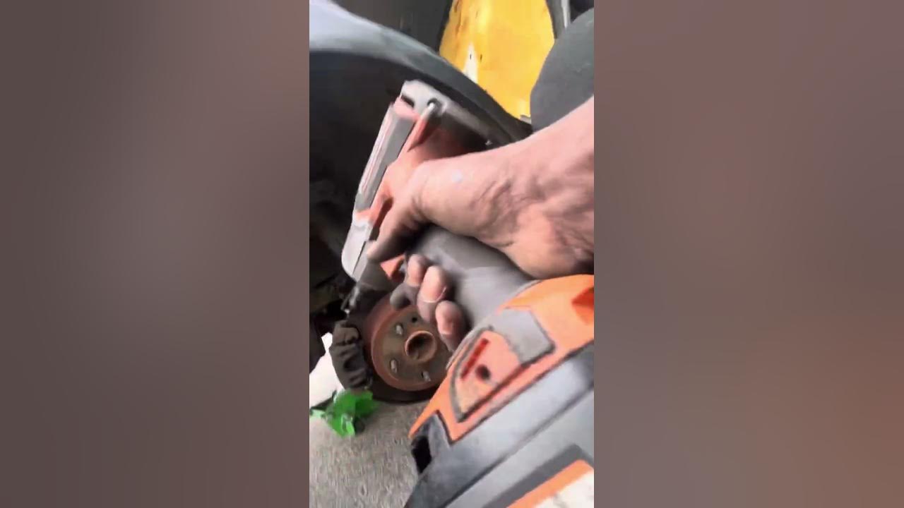 2004 Toyota Avalon xls rear strut replacement - YouTube