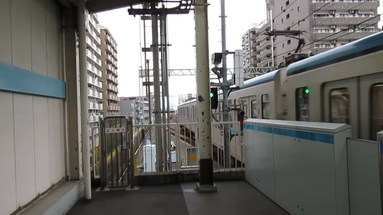 東京メトロ東西線　15000系　発車　葛西駅(T-17)