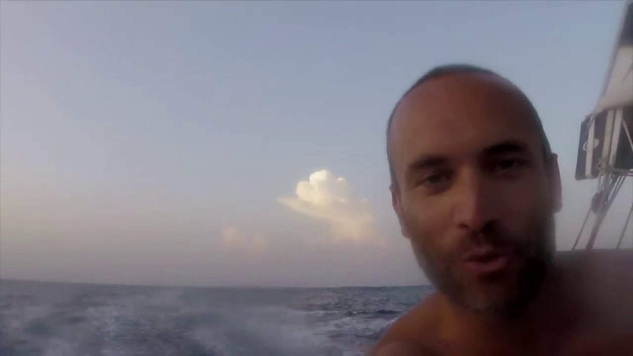 J89 : Fabrice Amedeo de retour dans l'hémisphère Nord / Vendée Globe