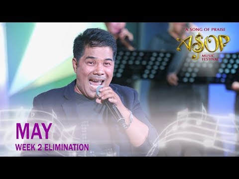 Willy Cordovales sings