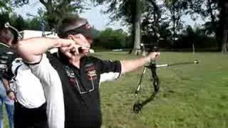 Burly Hall Senior Pro Shooting archery at Metropolis screenshot 3
