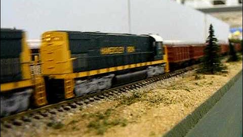 N scale Atlas C628 car pacing shot at the 2010 Perth Model Railway Show