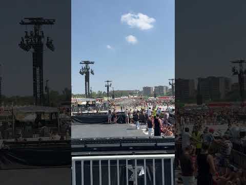 Video Bad Bunny Los Vicinos Milano