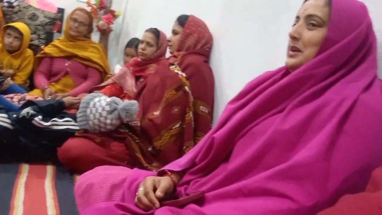 किने मजियां  दिती बे किने रेशम  दी ।।बहुत सुंदर  रनचूजणा  ।।please like share and subscribe 🙏🙏🙏