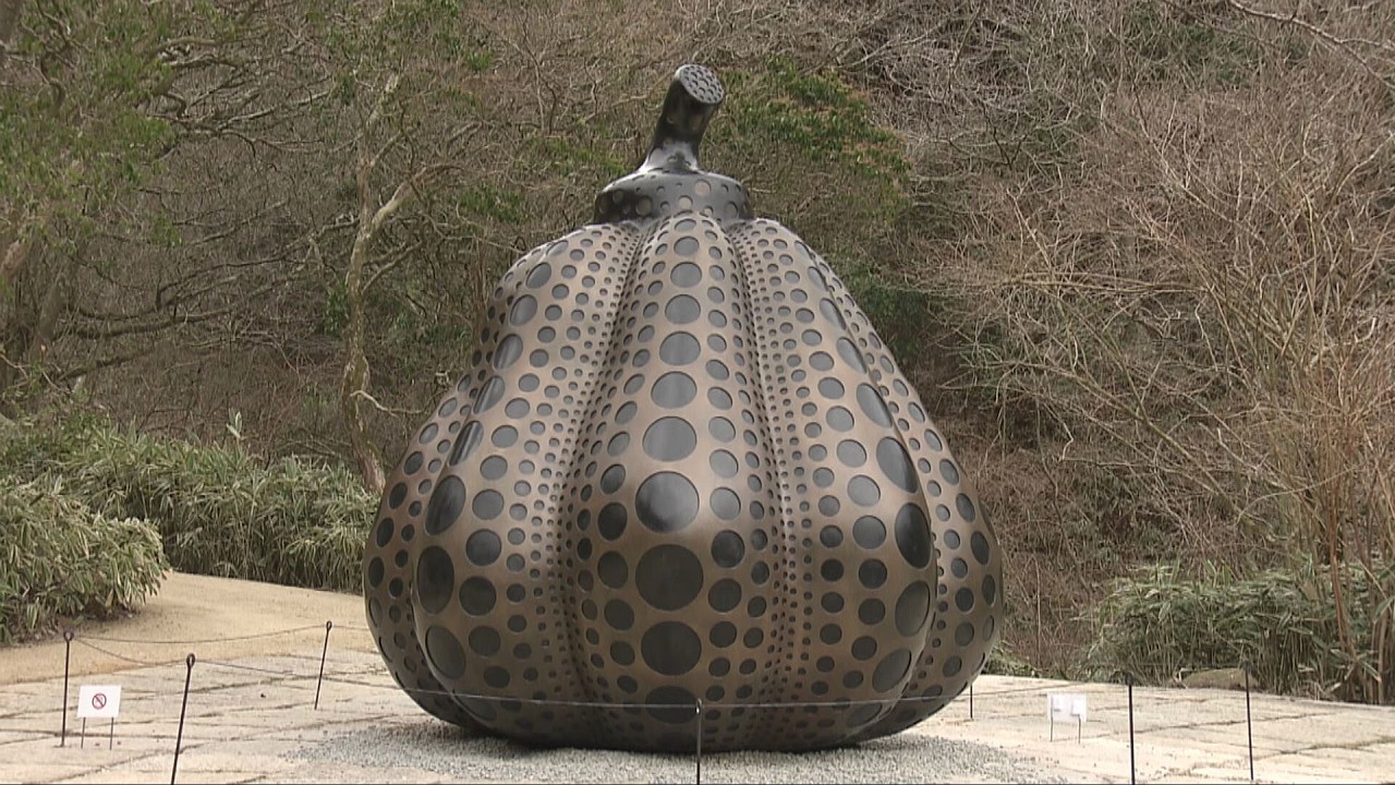 草間彌生の代表作「南瓜」が六甲山で公開 六甲ミーツ・アートに向け