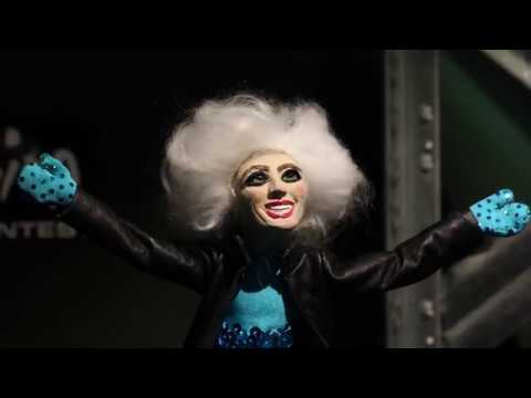 Dolly Bellefleur - Femme Fatale (hertaling van Waylon - Outlaw In 'Em)