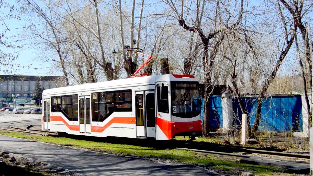 Екатеринбургские трамваи на ВИЗе 2020 - YouTube