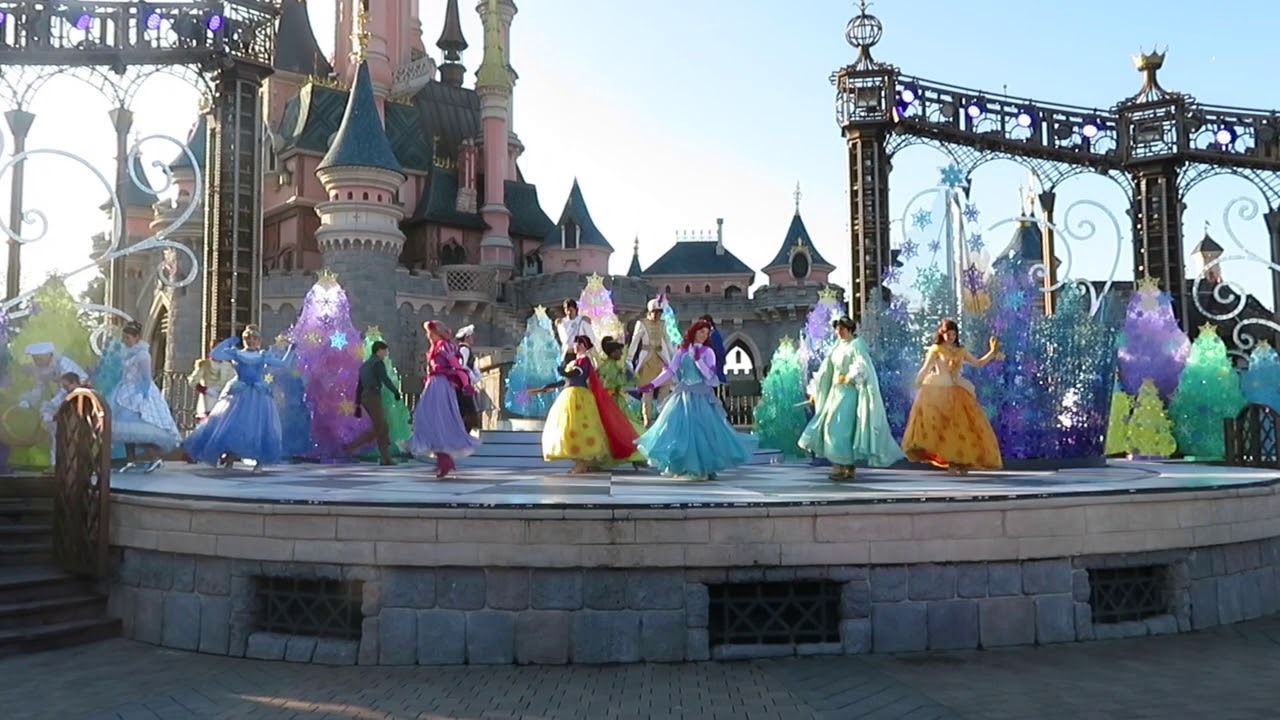 Disneyland Paris : Royal sparkling winter waltz show