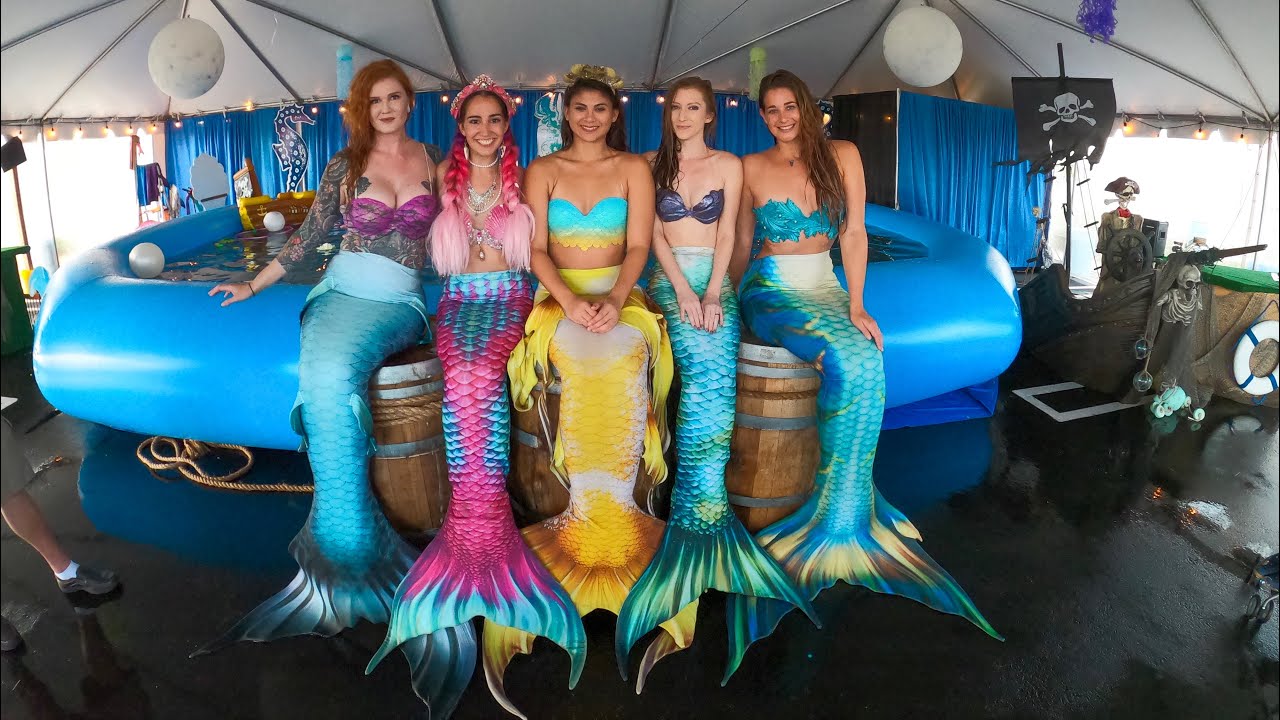 PROFESSIONAL MERMAIDS AT WORK! YouTube