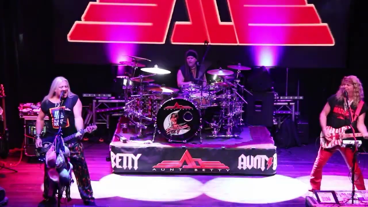 Aunt Betty – Turn Up the Radio (Autograph Cover) LIVE at MadLife | Woodstock, GA 2.20.26