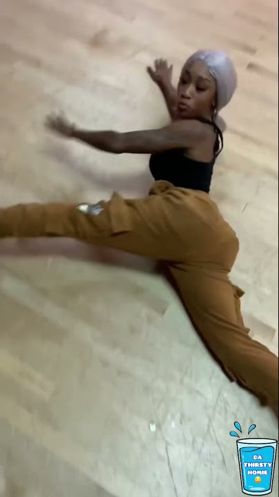 Jack O Challenge on skates! 🍑👀🥵 #shorts