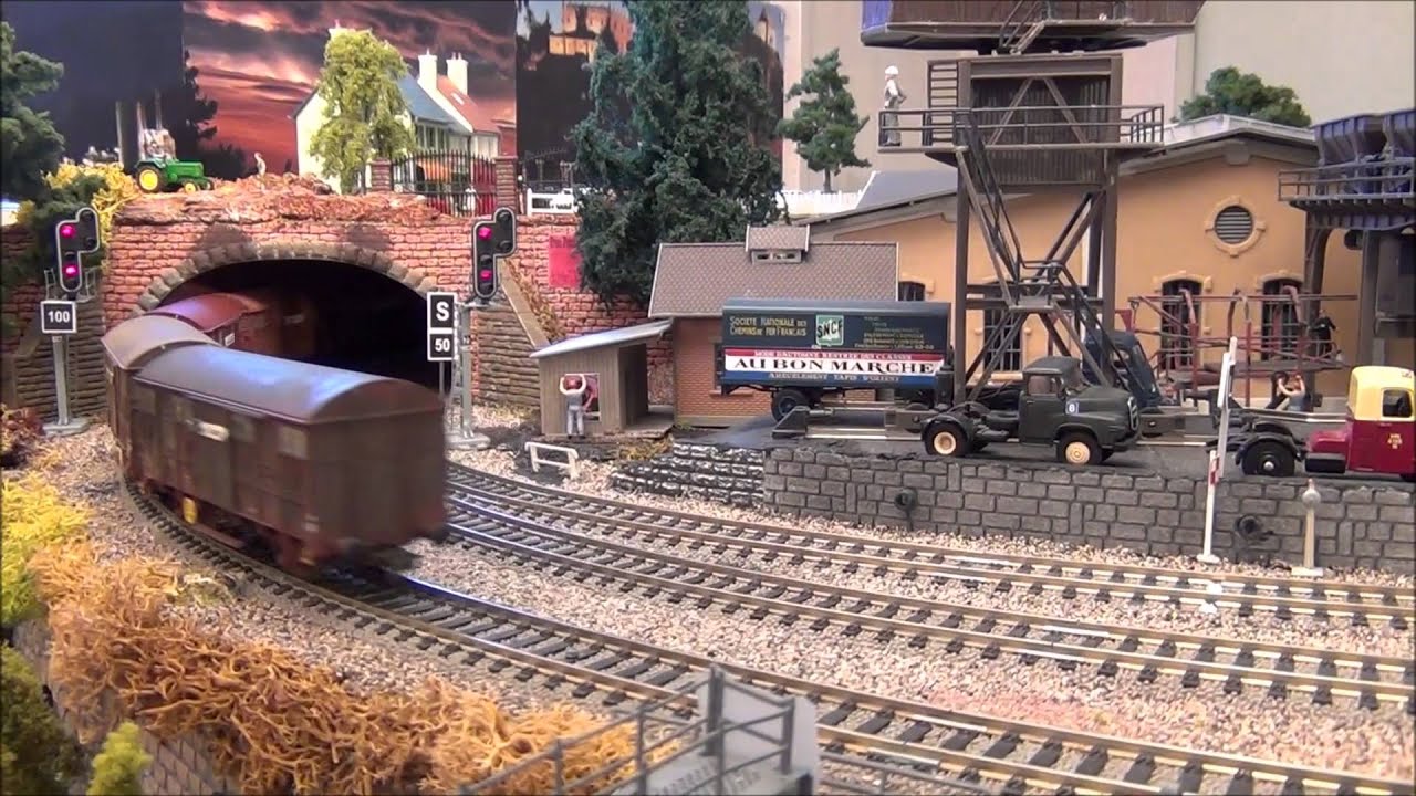 TRAIN ANALOGIQUE, CA FAIT DU BRUIT AUSSI.