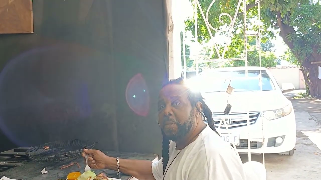 БОЛЬШОЙ КАМЕНЬ ЕСТ РЫБНЫЙ УЖИН