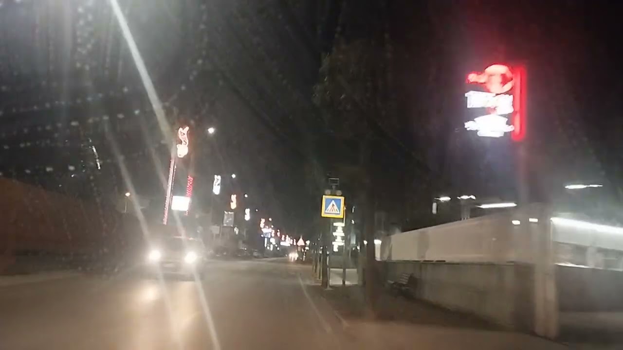 Camposano ancora luci natalizie strada Las Vegas ( Rana)