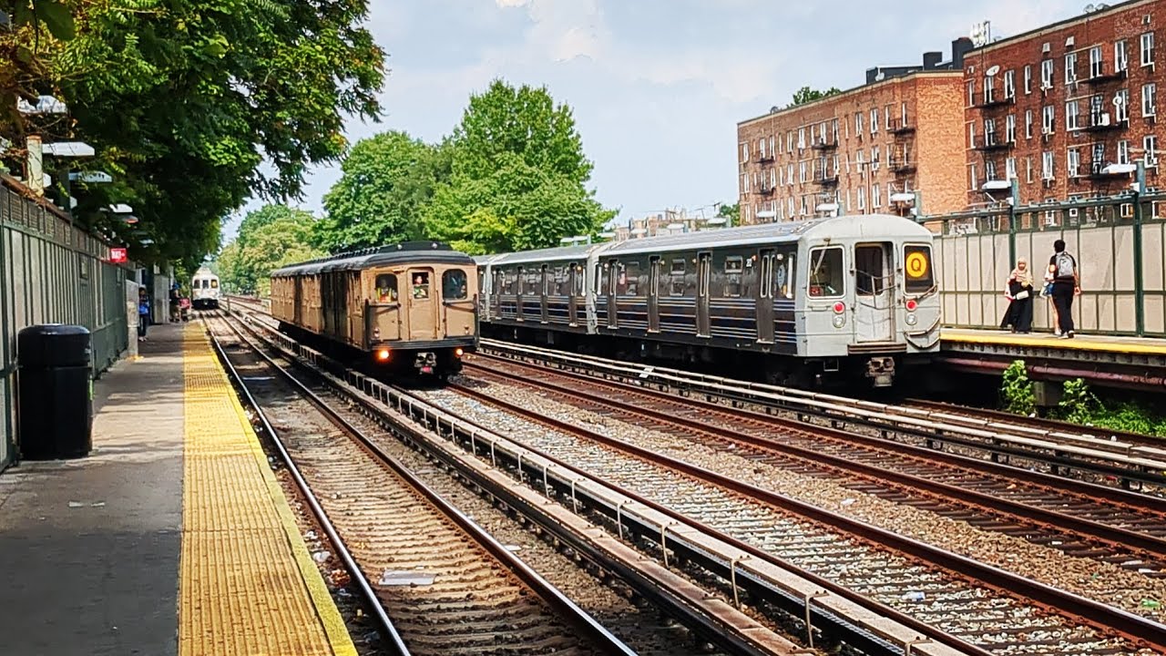 NYCT Subway: (Q) train action @ Avenue U ft. 2023 Parade of Trains ...