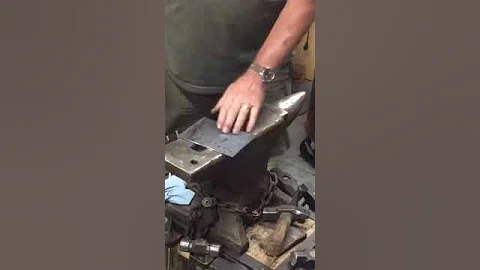 How to use a blacksmiths Flatter Hammer