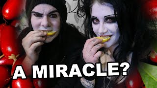 Sweet Lemons! Goths do the Miracle Berry Challenge | Black Friday