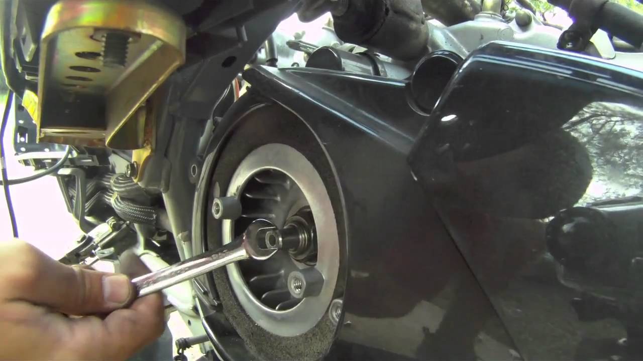 Valve Clearance On 03-06 Suzuki Burgman 400 | Micbergsma - Youtube