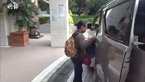 刘恺威妈妈接小糯米放学 被问到杨幂曾否探女儿时话... - 天天要闻