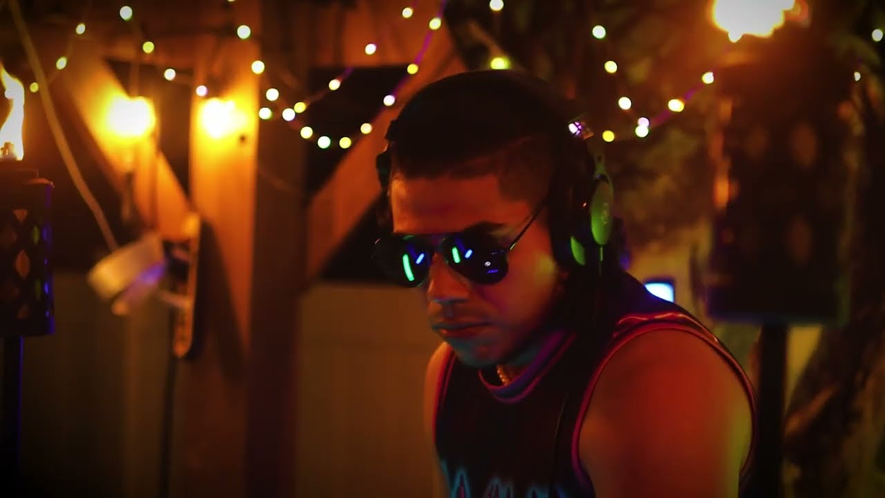 Sebastian Tejeda X Stronger X Visualizer auf YouTube ansehen Sebastian Tejeda X Stronger X Visualizer auf YouTube ansehen
