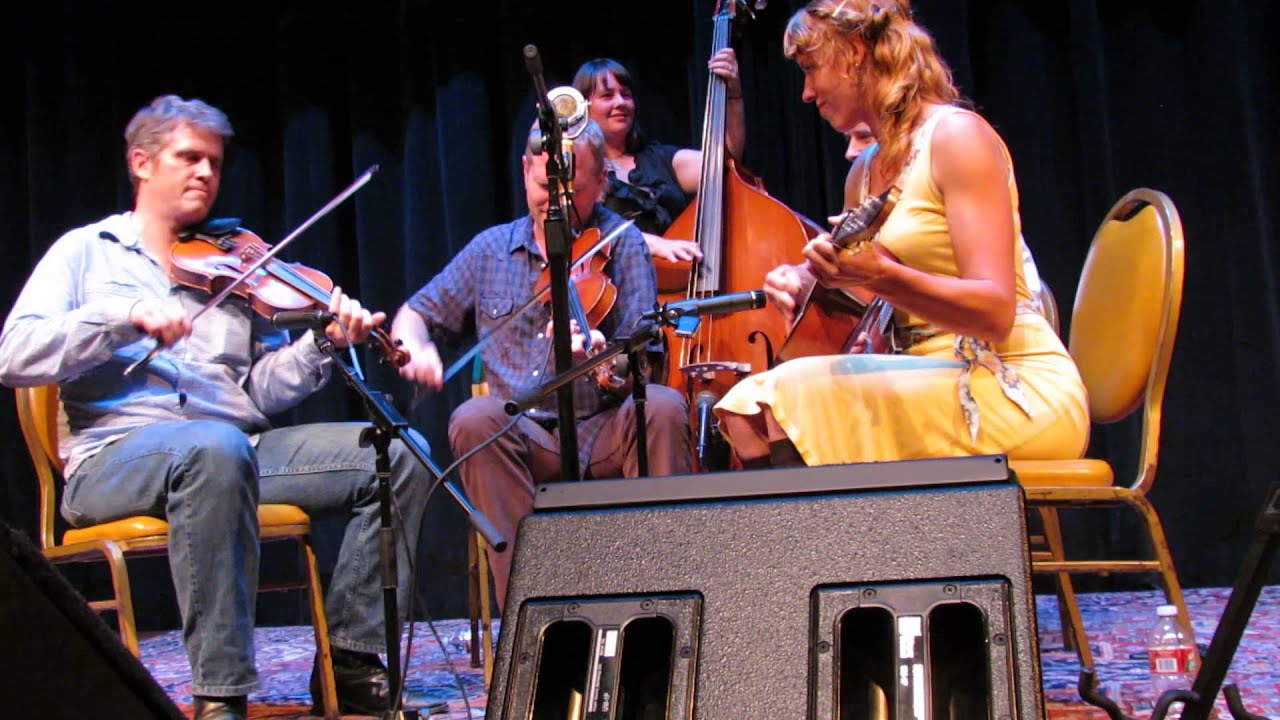 Watch Foghorn Stringband Performs "Lost Girl" on YouTube Watch Foghorn Stringband Performs "Lost Girl" on YouTube