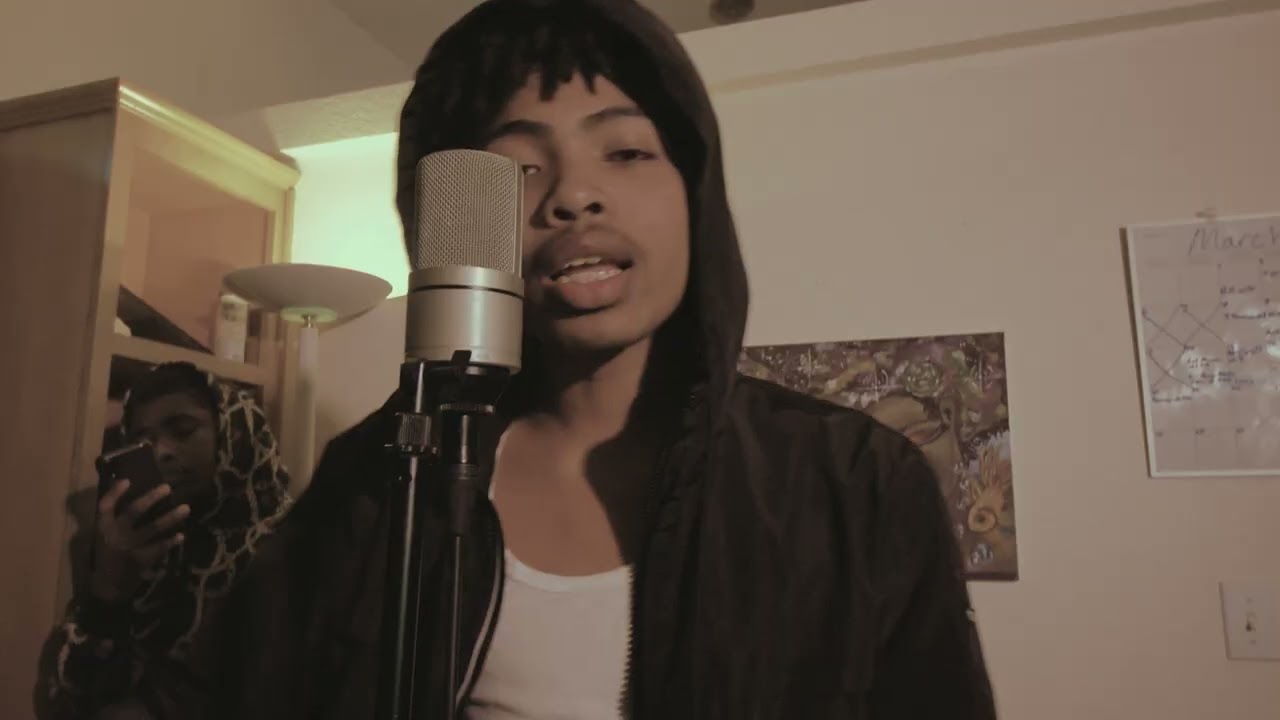 Lul DraKo "Finna Blow" | studio flow shot by Cobbi Mac auf YouTube ansehen Lul DraKo "Finna Blow" | studio flow shot by Cobbi Mac auf YouTube ansehen