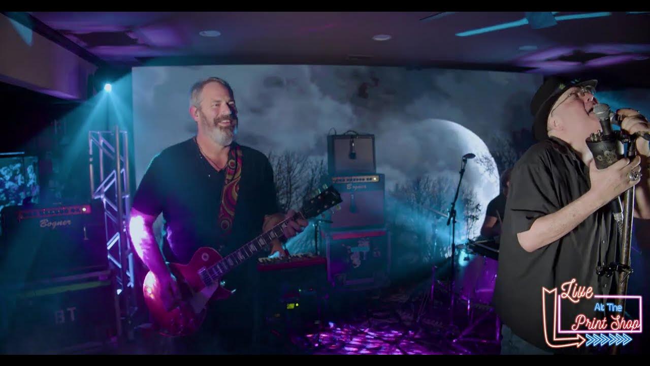 Blues Traveler - "Run-Around" (Live at the Print Shop) Blues Traveler - "Run-Around" (Live at the Print Shop)