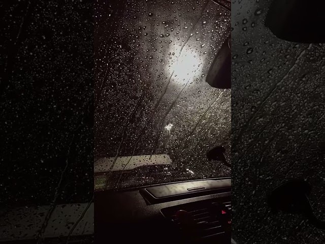 Story wa saat di mobil | hujan malam class=