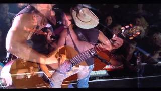 Kenny Chesney~Old Blue Chair~Live chords