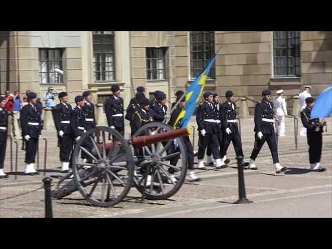 Video: Wisseling van de wacht in Stockholm, Zweden