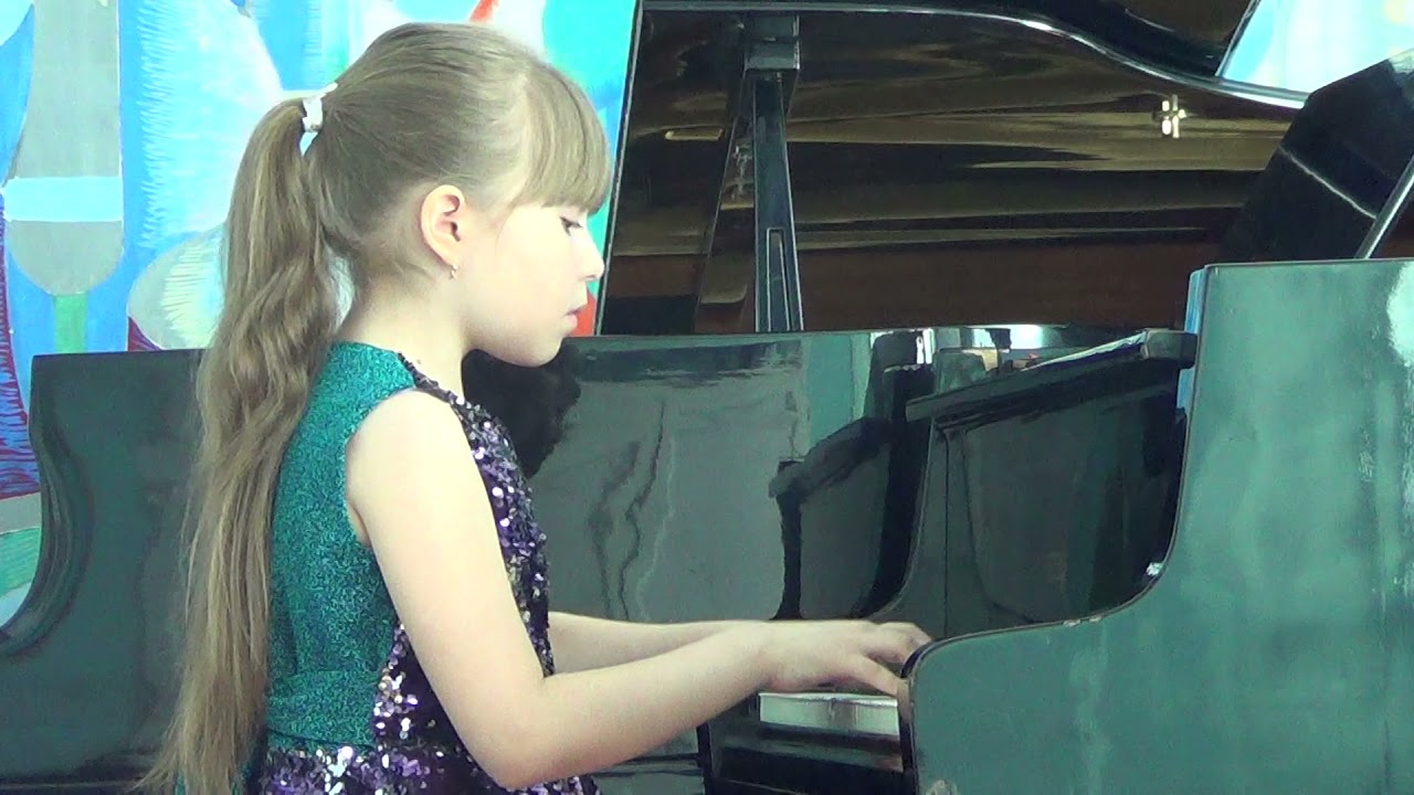 Исаева Лейла. г.Курган. Чайковский \"Новая кукла\" - YouTube