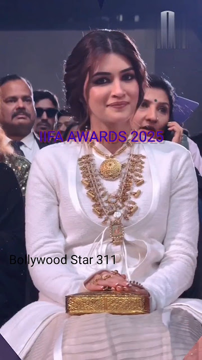 IIFA Awards2025🏆#kritisanon#kareenakapoorkhan#katrinakaif#norafatehi#trendingshorts#ytfeed#ytshorts