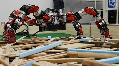 ほふく前進、はしごもＯＫ　進化する災害対応ロボ