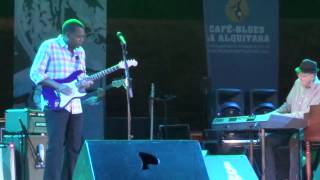 Robert Cray - Sitting On Top of the World