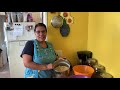 Preparando el nixtamal para hacer tortillas. Delicias de Maria.