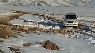 Lexus GX 470 vs Kia Sorento vs Lada Niva vs Uaz Hunter vs Nissan Xterra in snow and mud Resimi