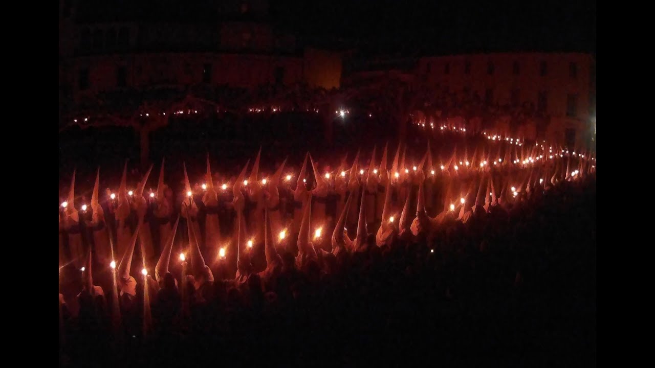 Penitente Hermandad de Jesús Yacente Zamora 2016