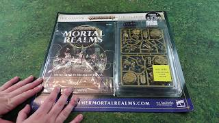 Warhammer Age of Sigmar Mortal Realms Magazine Issue 1 Unboxing