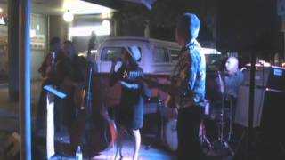 Bandjava Brings Abbe Mays Howl And Moan To The Streets Of Canberra At Benchmark