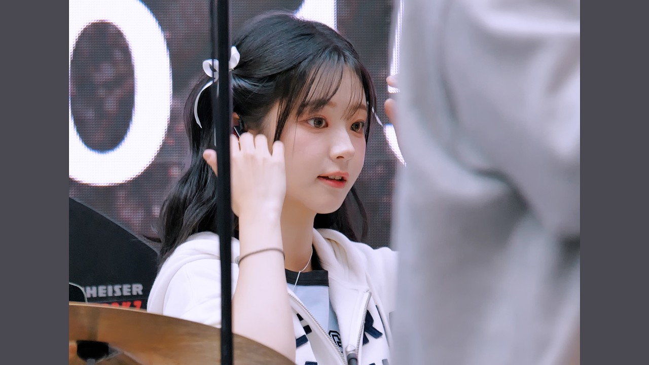 QWER 쵸단 직캠 / 241019 후아유 (WHO.A.U) 콘서트 (스타필드 고양) / QWER CHODAN Fancam