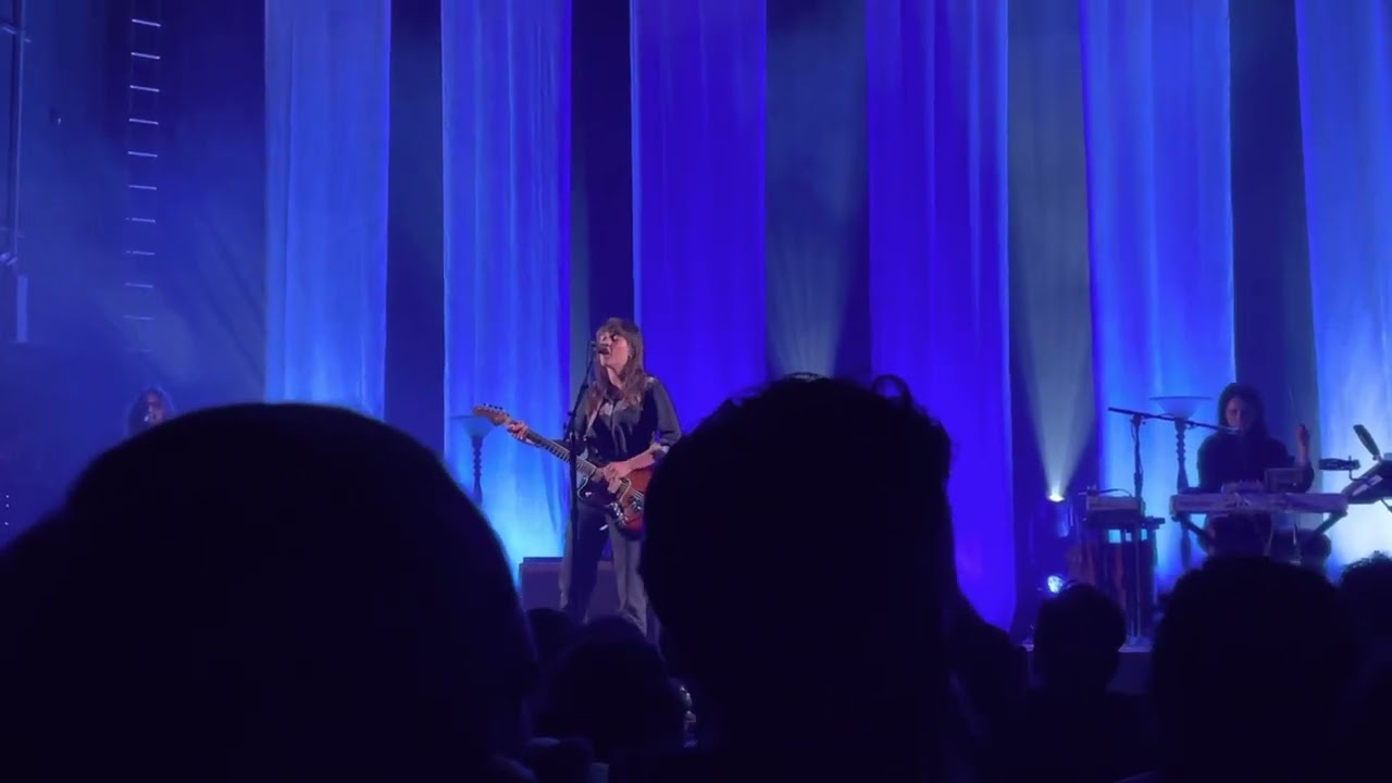 Courtney Barnett - Rae Street (Live) - KEMBA Live - Columbus, OH 1/26/22