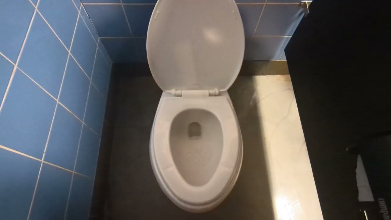 110. Boston Pizza Men's Restroom Full Shoot 