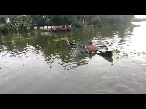 ഇതു ഫൈബർ വള്ളം, വെള്ളത്തിൽ മുഴുവൻ മുങ്ങിയാലും പൊങ്ങി കിടക്കും,