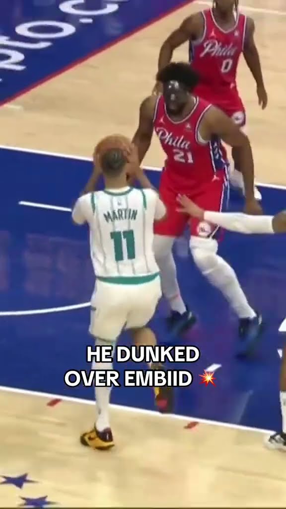 Richards dunked over Embiid ?