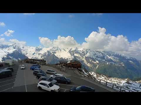 Sur les montagnes enneigées du Grossglockner